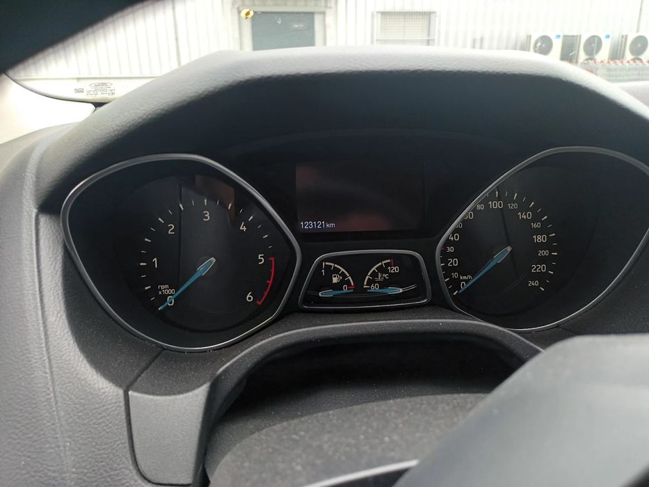 Vând Ford focus an 2015 1.5 Tdci defect