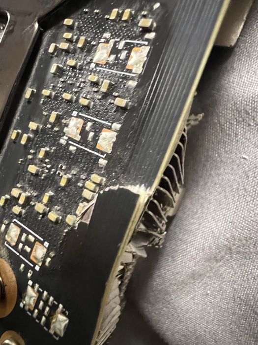 Vand placa video asus tuf 3080TI 12 Gb lovita