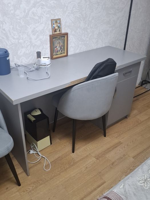 Продам стол для учебы