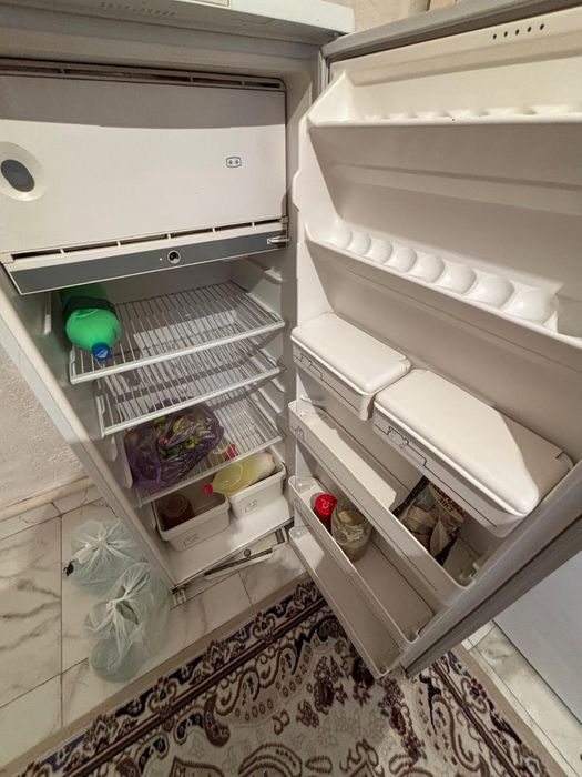 Холодильник Бирюса