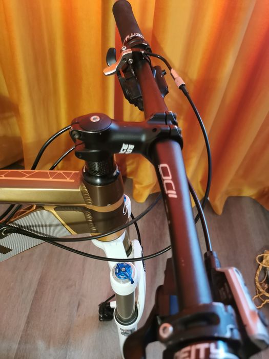 Bicicleta full suspension Fox Orbea occam 29