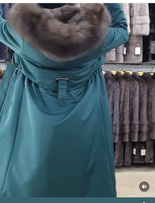 Парка женская                   .