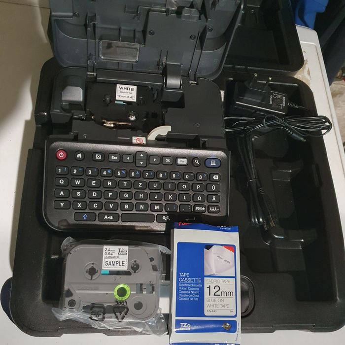 Imprimanta etichete brother d600 noua