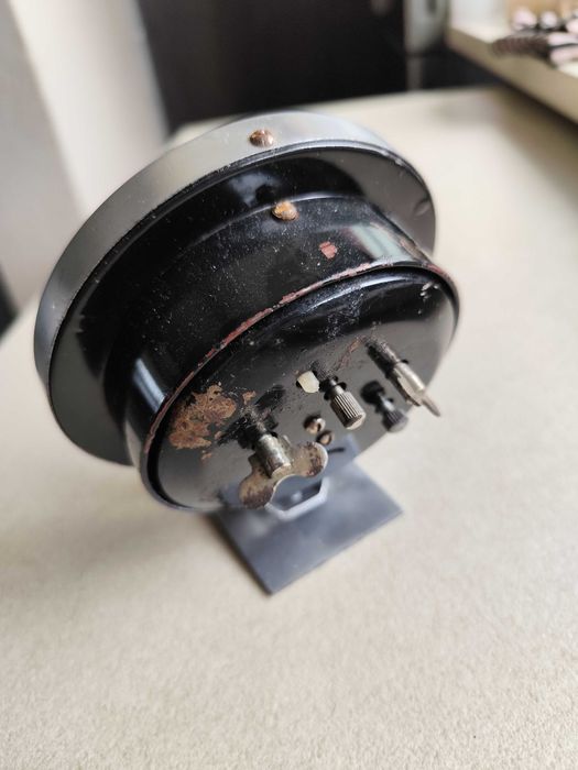 анимиран часовник будилник