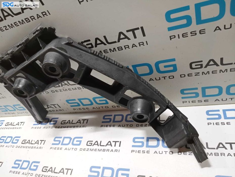 Suport Ghidaj Dreapta pentru Bara Spoiler Spate Volkswagen Golf 6 1.6 TDI 2008 - 2014 Cod 5K6807394 [M4438]