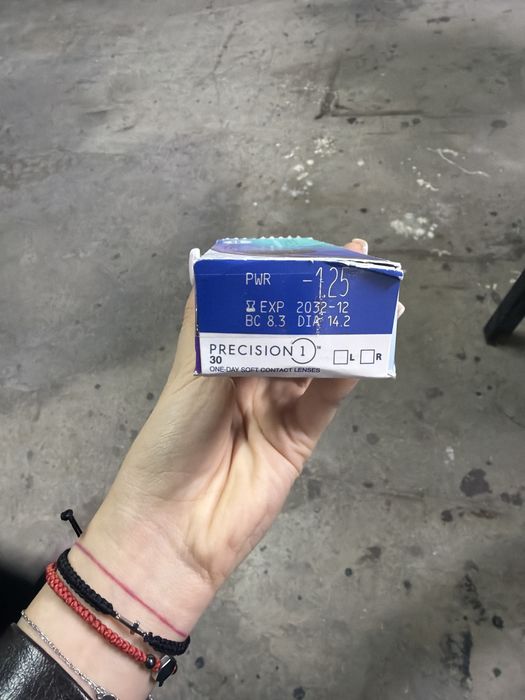 еднодневни силикон-хидрогелни контактни лещи Precision 1 от утвърдения производител Alcon.