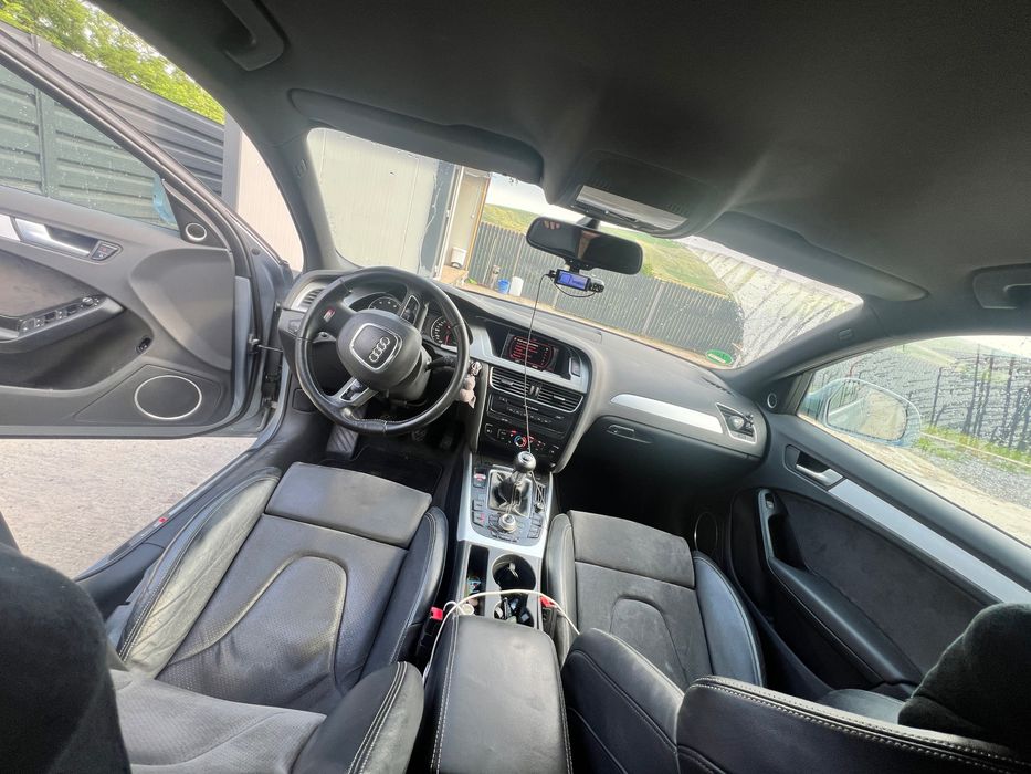 Vând Audi a 4 b8