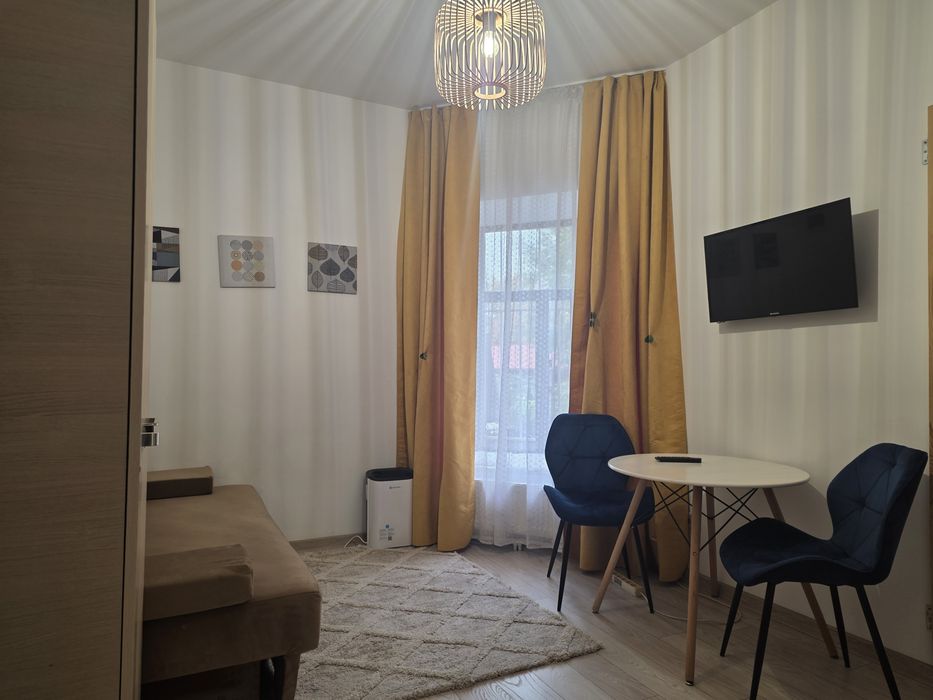 Proprietar inchiriez garsoniera zona Copou
