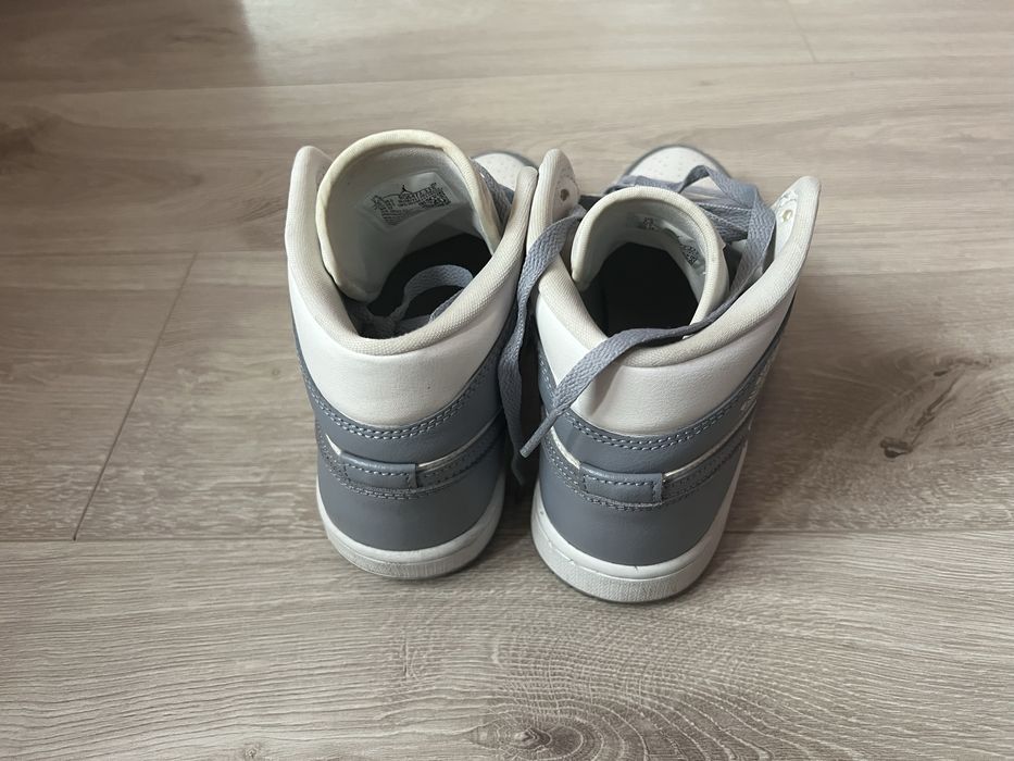 jordan 1 mid stealth femei