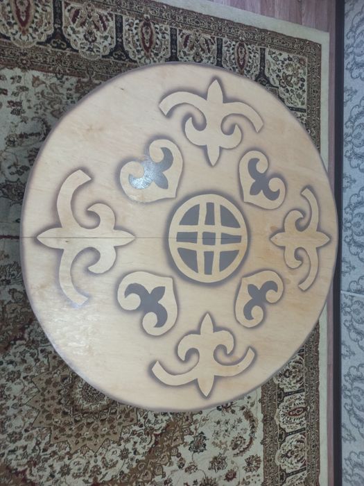 Продам круглый стол