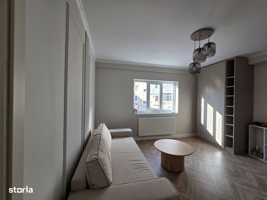 Apartament de vanzare 2 camere semidecomandat -  zona Bere - Pitesti