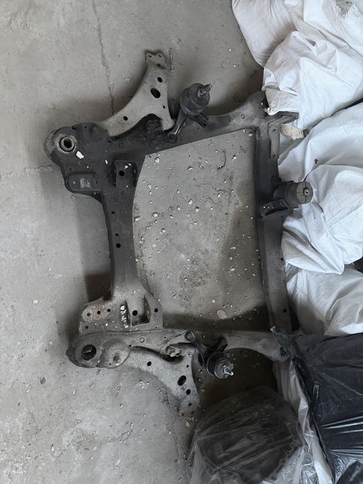 Продам балку на камри 30