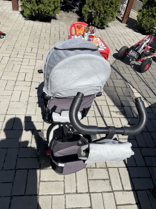 Vand tricicleta reglabila pe mai multe poziti