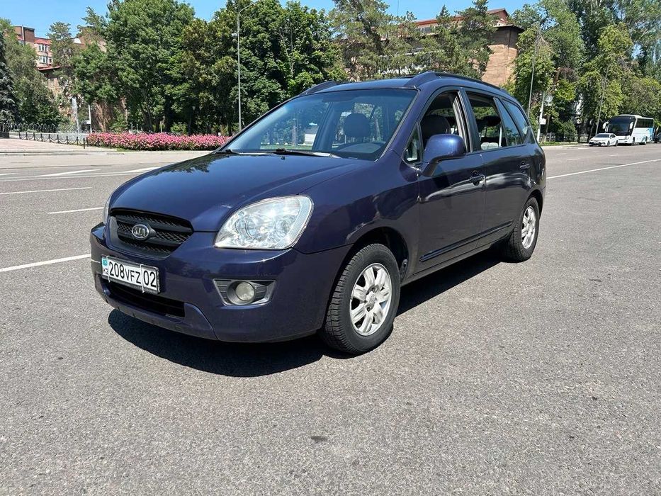 Kia Carans Минивэн
