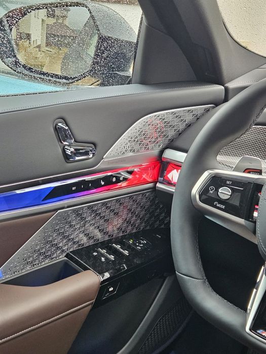 BMW 740d / 2025 / mild hybrid