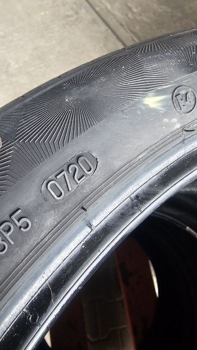 Set Anvelope 275 35 r22 & 315 30 22 continental