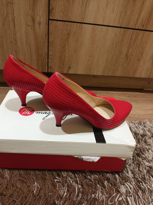 Чанта и обувки с ток