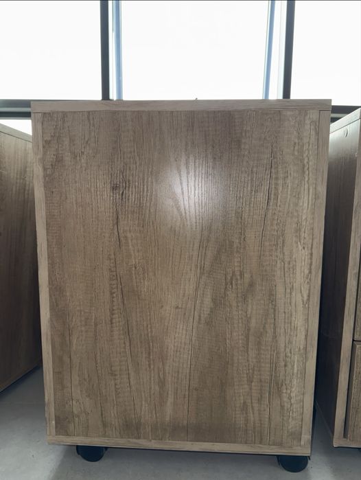 Тумбочки для офиса, кабинета. На колесиках и без. 54 шт в наличии