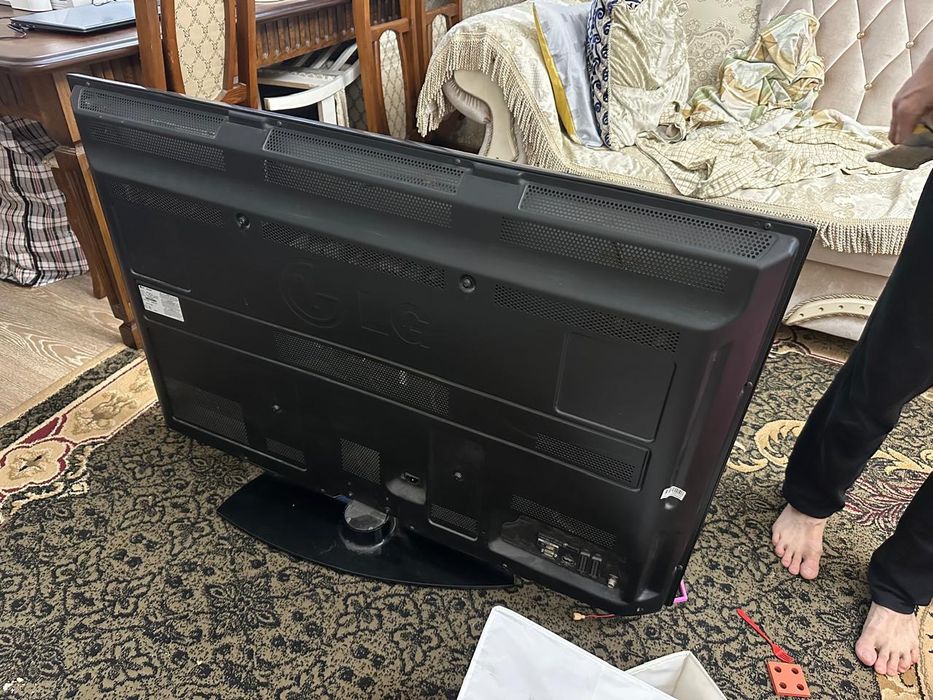 Продам телевизор LG