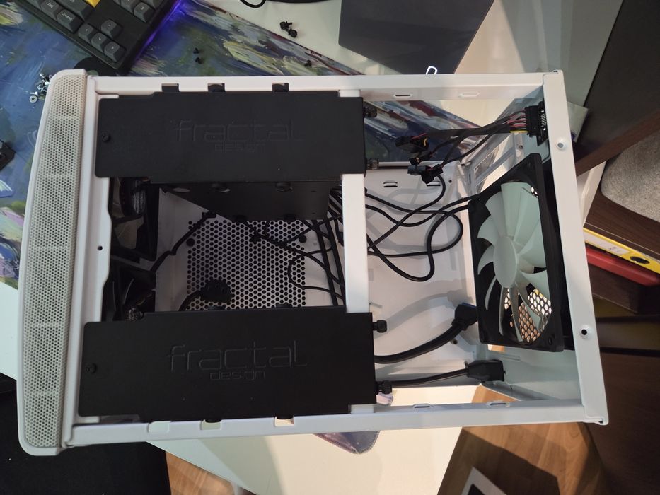 Carcasa Fractal Design node 304