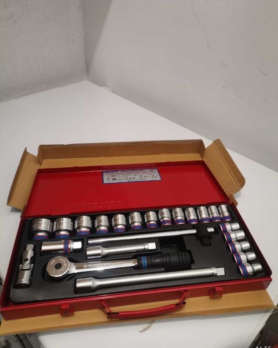 Набор головок с трещеткой