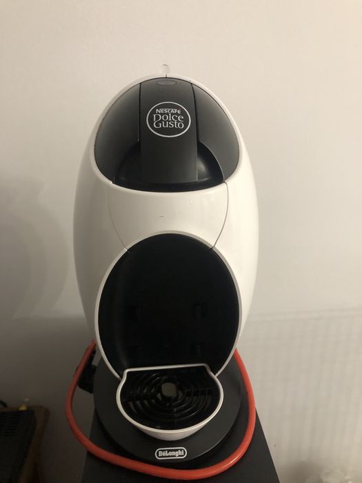Кафе машина DeLonghi Nescafе Dolce Gusto