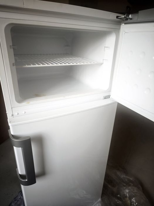 Frigider utilizat foarte puțin.