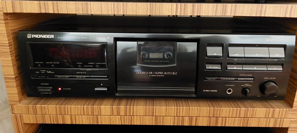 Продам кассетную деку Pioneer ct-630s