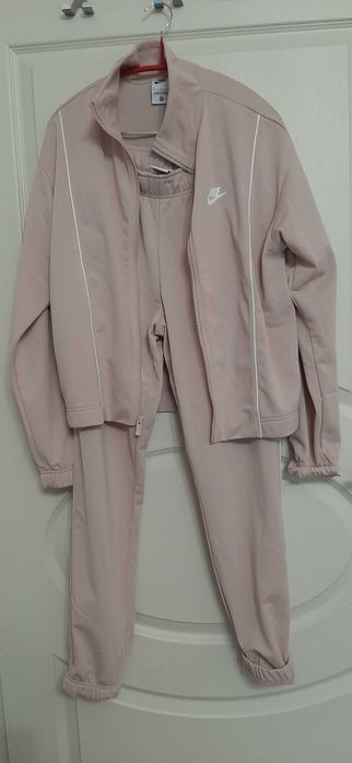 NIKE детски комплект с лека подплата за момиче.