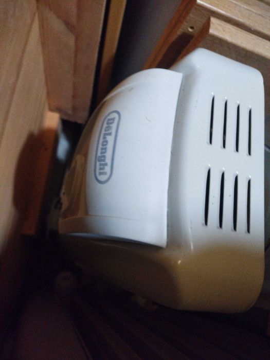 Продавам 2 електрически маслени радиатора – De’Longhi и Tesy