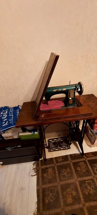 Швейная машинка (антиквариат)