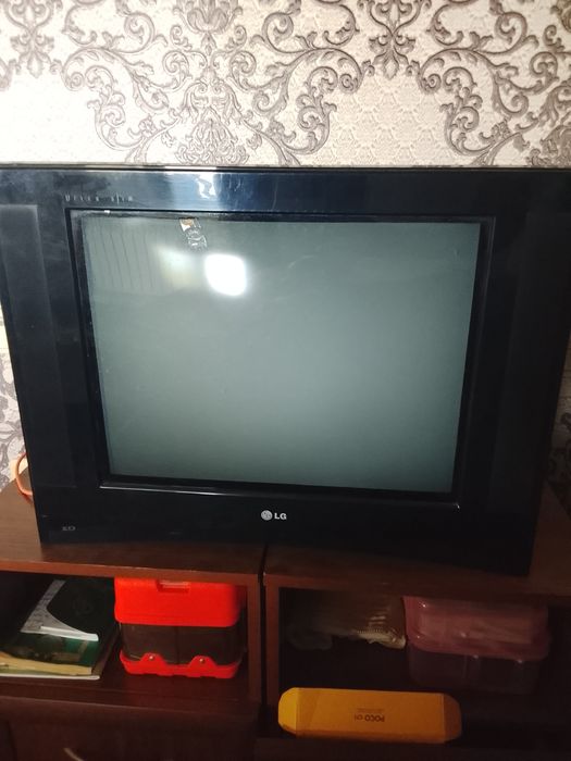 Телевизор старый LG