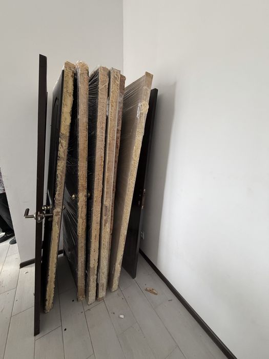 Дверь б/у 3000 тг