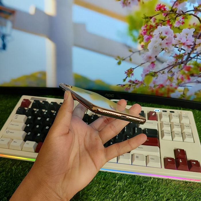 iPhone Xa Max 256 Gb srochni sotiladi