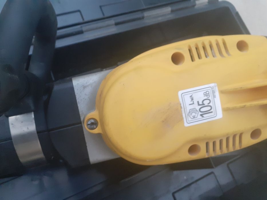 Dewalt otboyniy molotok