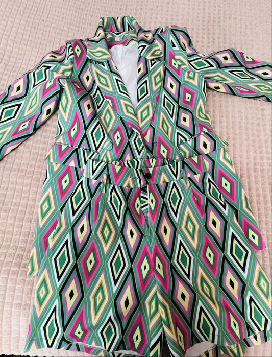 Продам костюм с шортами