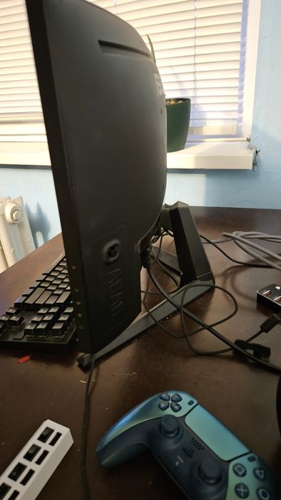 Monitor curbat asus tuf gaming 23.8 inch