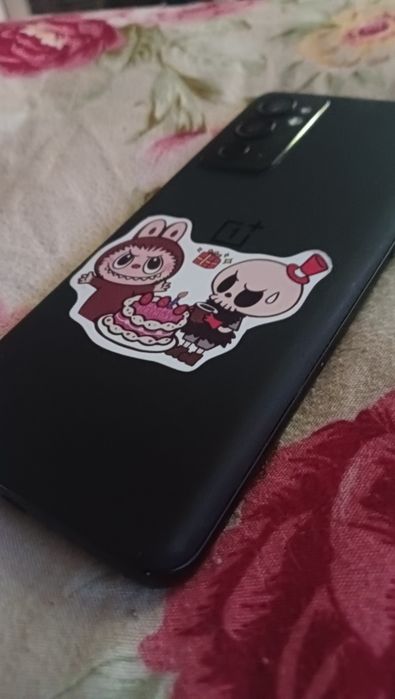 Продам телефон  OnePlus 9RT