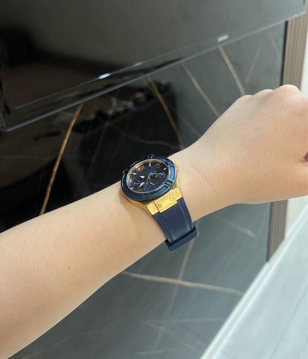 Часы наручные Guess