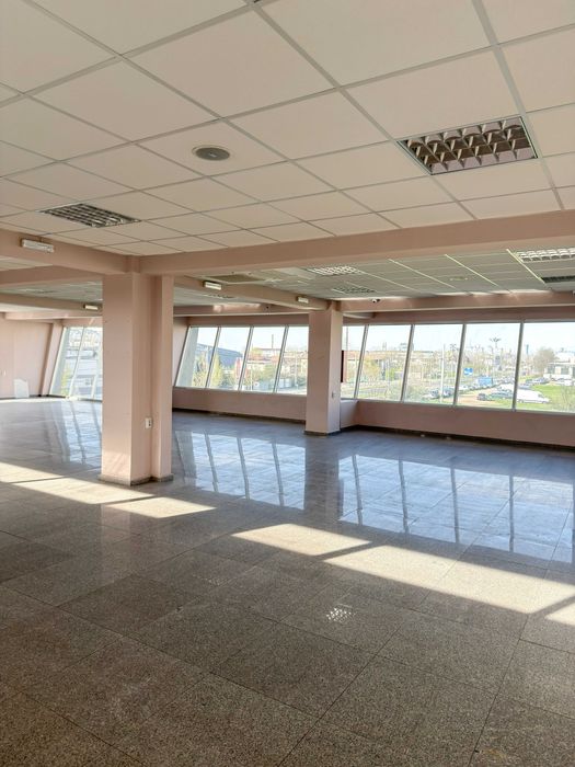 Spatiu comercial premium, 200–700 mp, parcare inclusa, ideal clinica, bancă sau showroom | vad comercial | Slatina