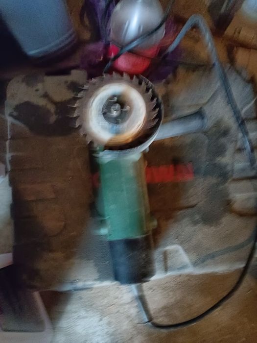 Продам кирпичи инструменты и т.д