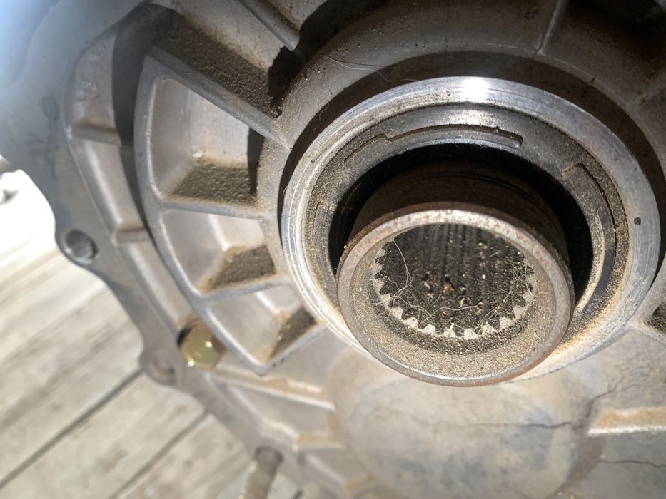 Продаются амортизатор и раздатка