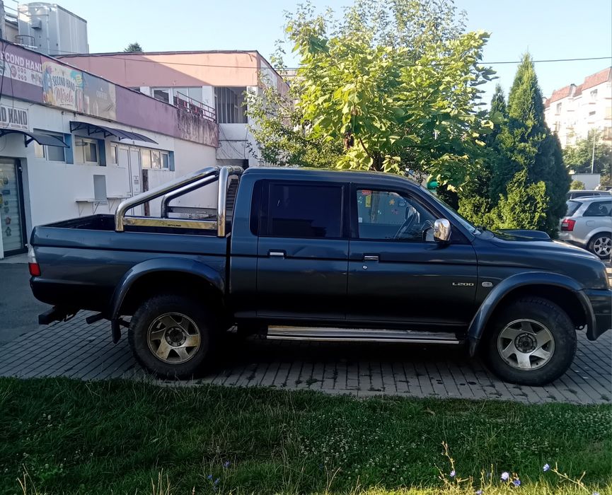 MITSUBISHI L200