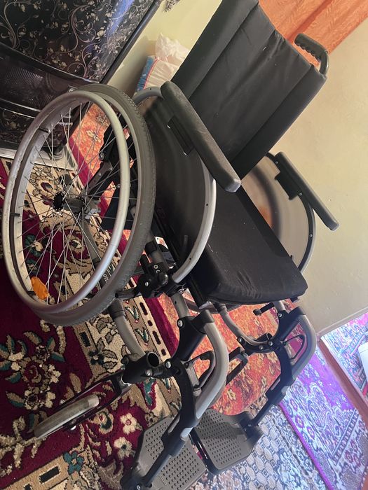 Коляска инволидная