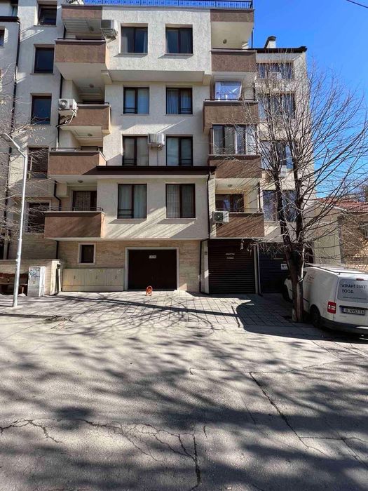 Дава се под наем Гараж / Паркомясто в Варна, Бриз - 15 кв.м за 76.5 € - Снимка #1