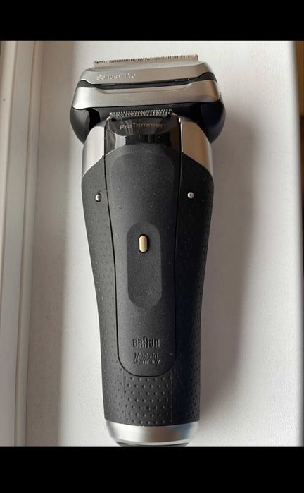 Braun Series 9 PRO+ 9577CC + електрически калъф и зарядна станция