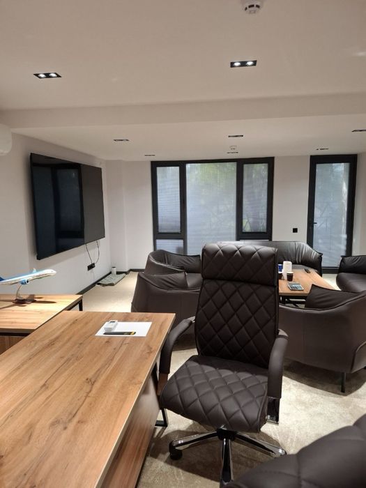 Продается 3 этажное нежилое помещение