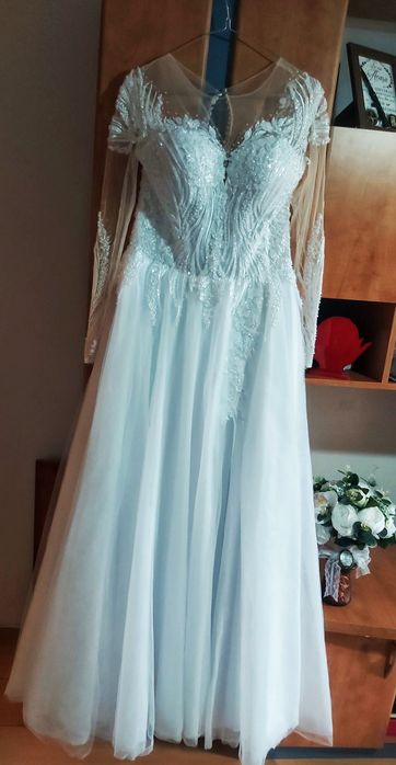 Rochie de mireasa model 2023