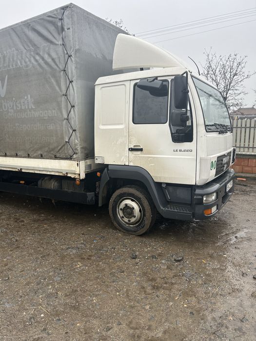 Camion 7,5 tone MAN LE 220 carosat cu lift