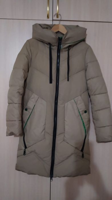 Продам женскую куртку